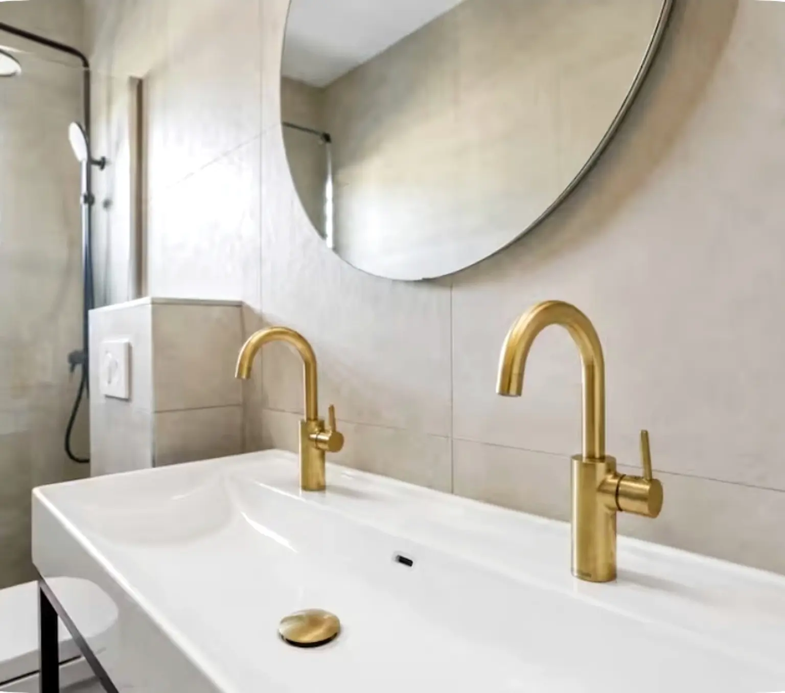 Bathroom vanity detail